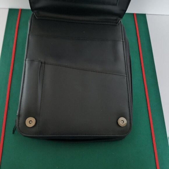 Dayrunner Black Zippered Planner - Picture 2 of 16